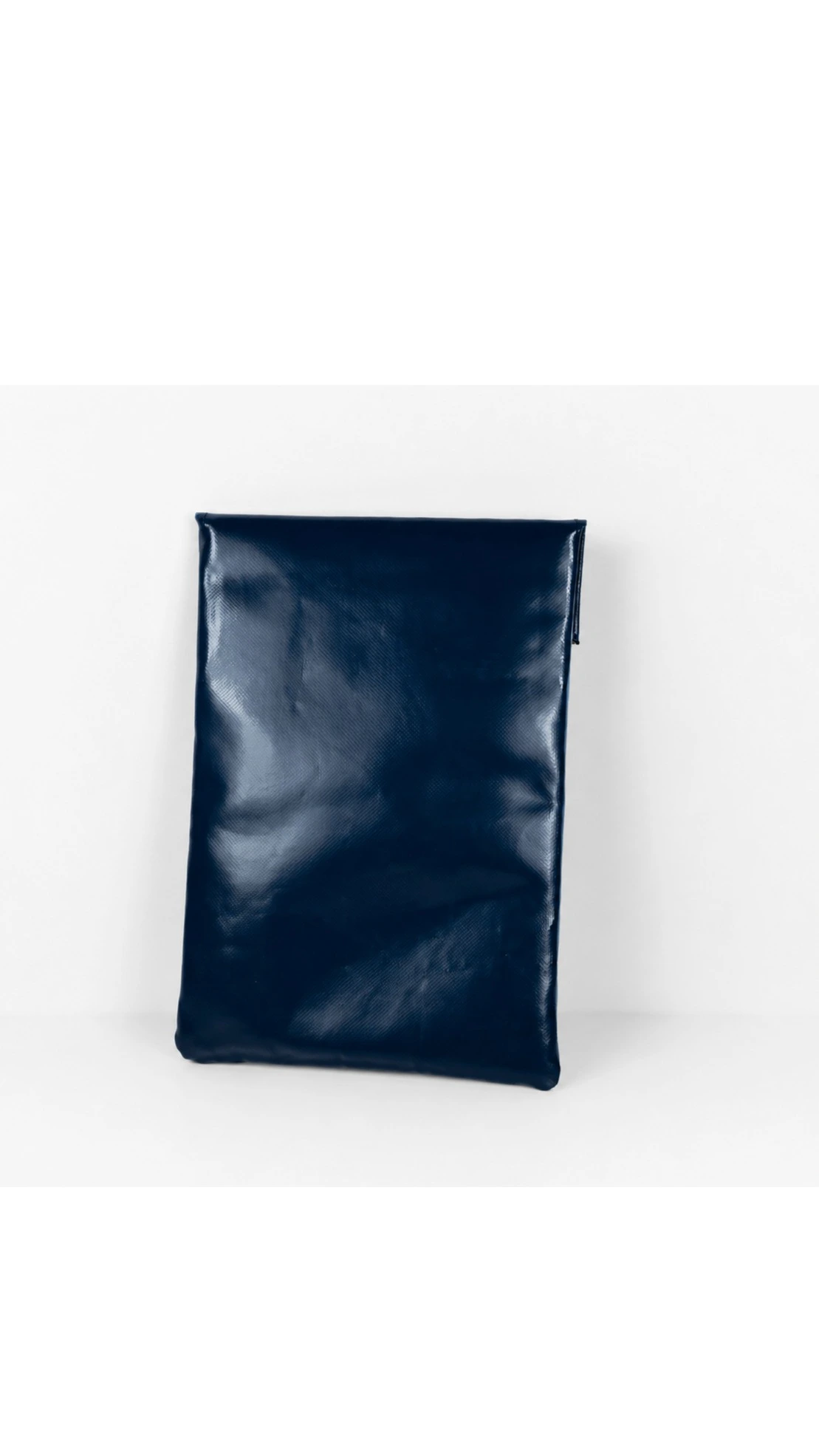 Pochette d'ordinateur  12-13' fermée par scratch